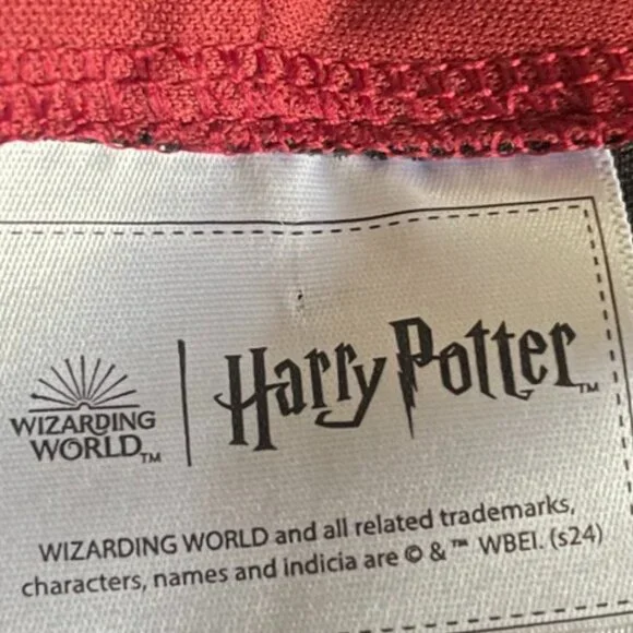 Harry Potter Gryffindor Robe - Picture 8 of 9